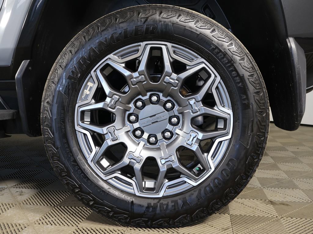 Used 2024 GMC Hummer EV 3X w/ LPO, Illumination Package image 22