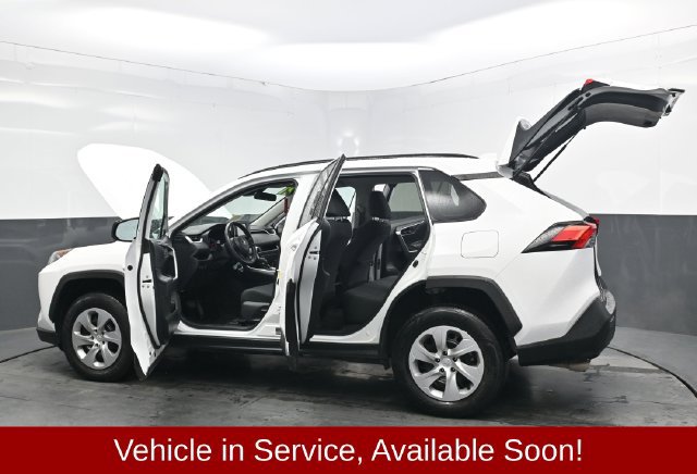 Used 2021 Toyota RAV4 LE AWD/4WD image 43