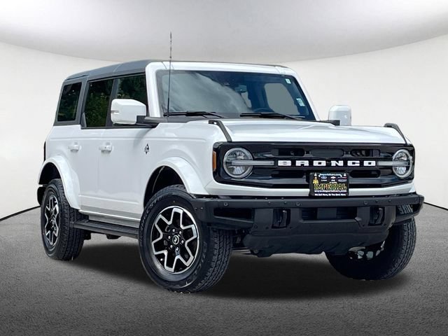 Used 2024 Ford Bronco Outer Banks AWD/4WD image 2