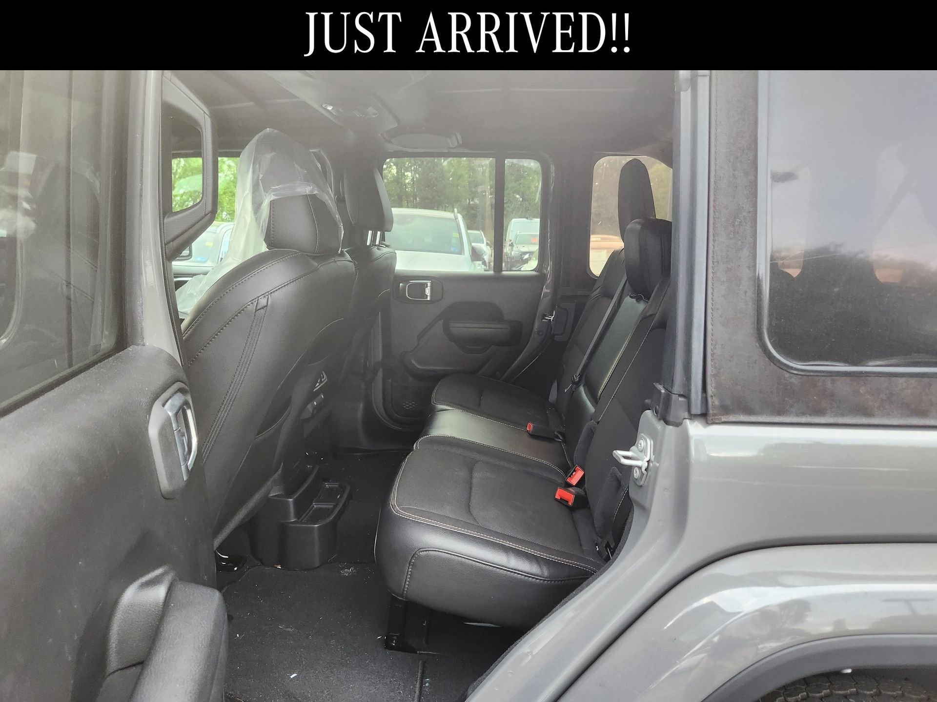 Used 2023 Jeep Wrangler Sport S image 9