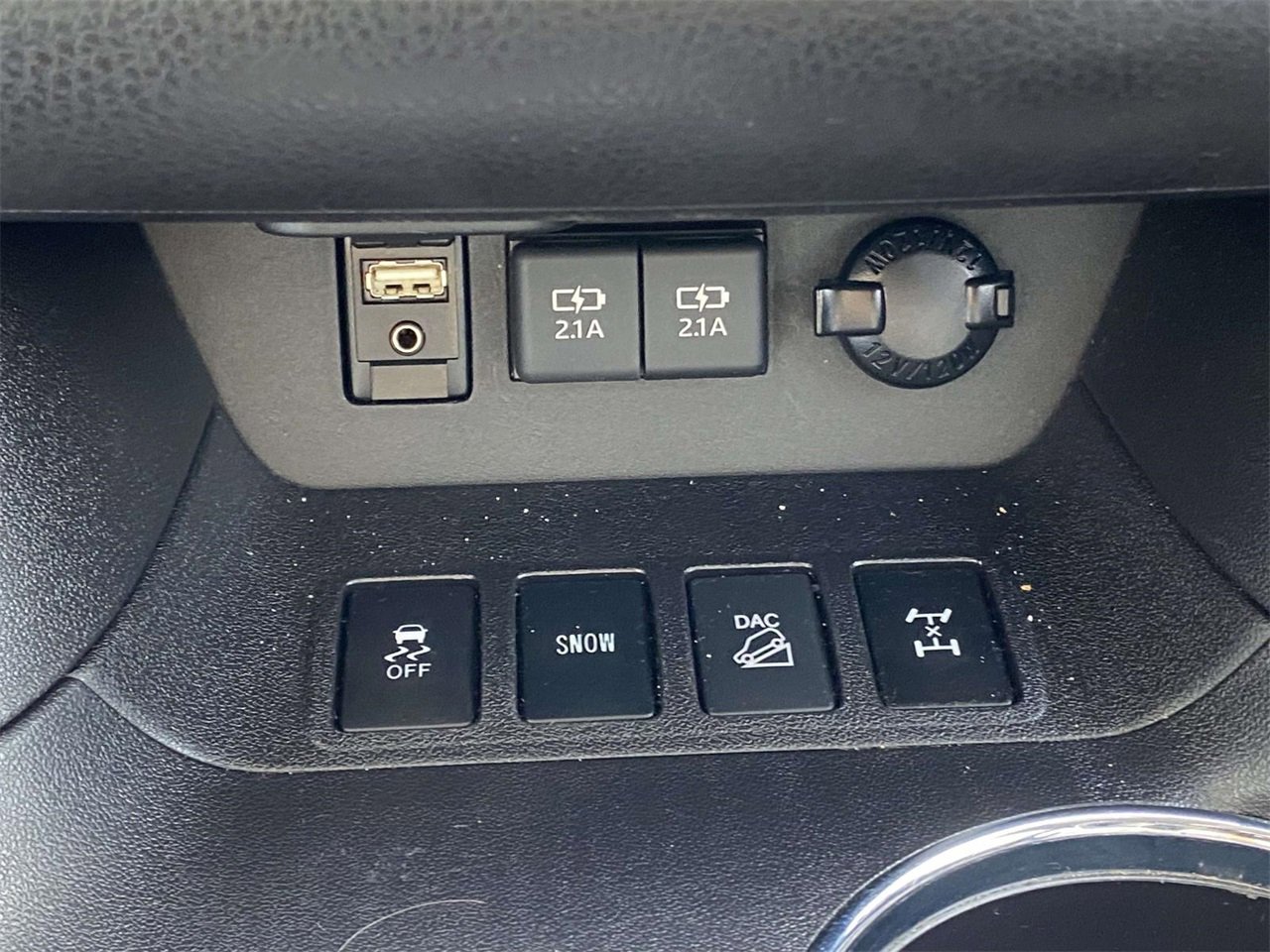 Used 2019 Toyota Highlander AWD V6 image 32