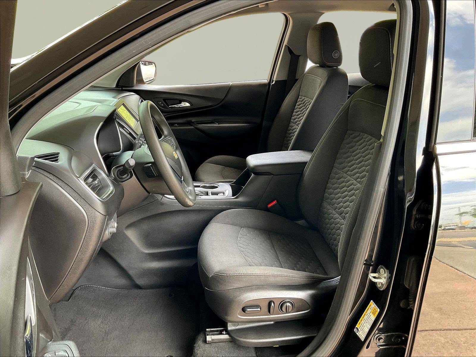 Used 2018 Chevrolet Equinox LT FWD image 20