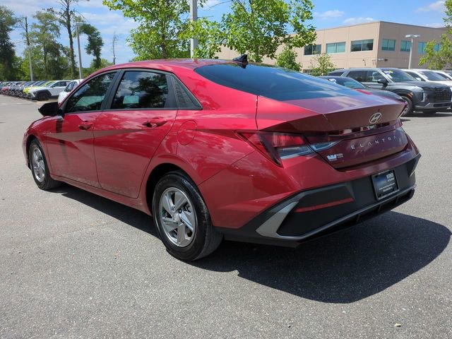 Certified 2025 Hyundai Elantra SE image 7