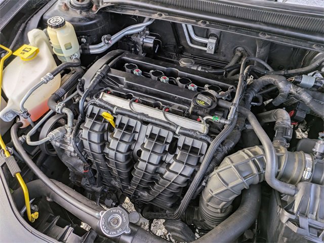 Used 2013 Dodge Avenger SXT image 25