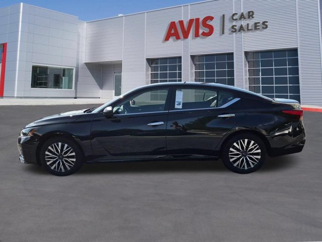 Used 2025 Nissan Altima 2.5 SV FWD image 10