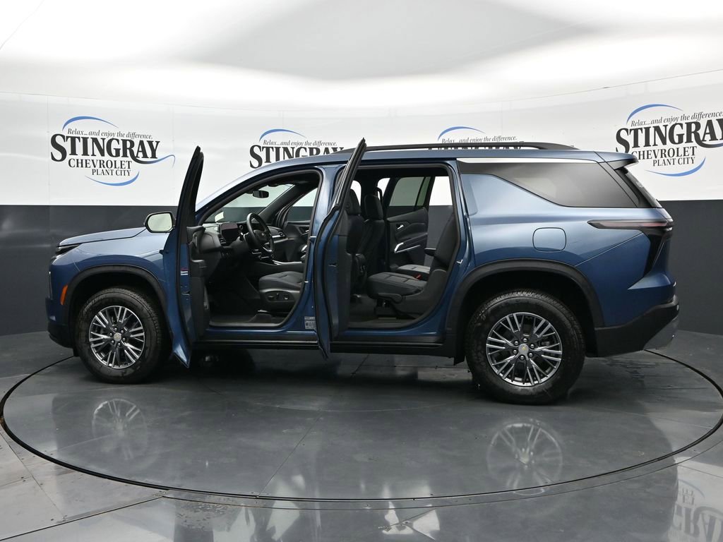 Used 2026 Chevrolet Traverse LT FWD image 37