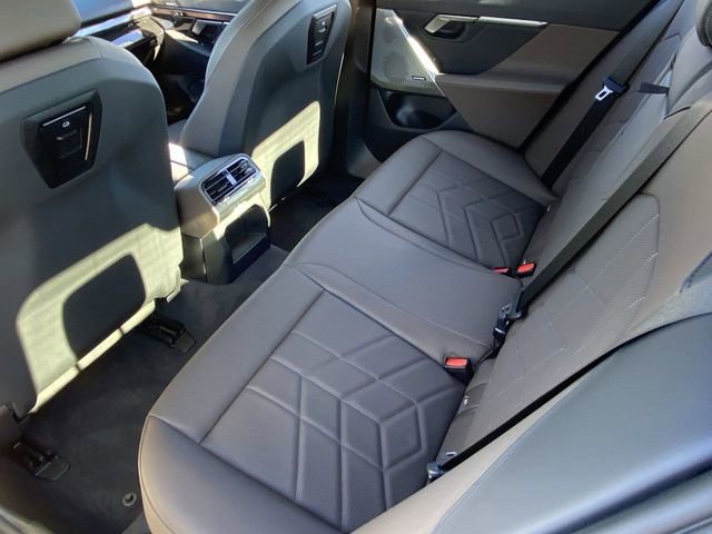 Certified 2025 BMW i5 eDrive40i w/ Premium Package image 18