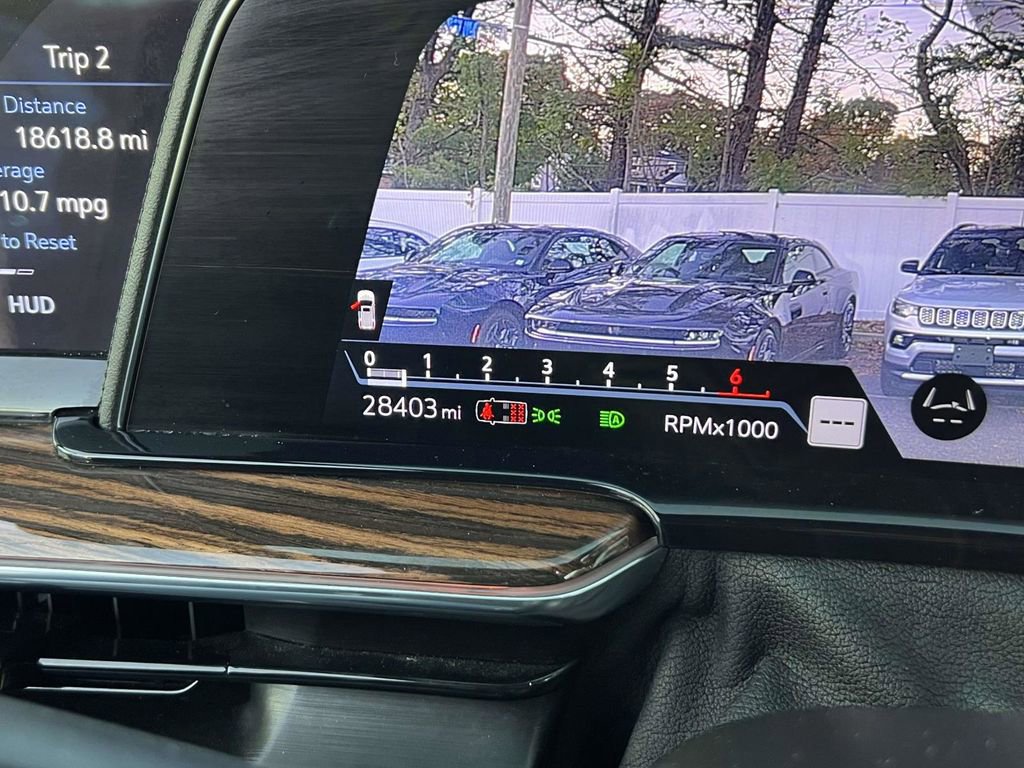 Used 2022 Cadillac Escalade ESV Premium Luxury image 30