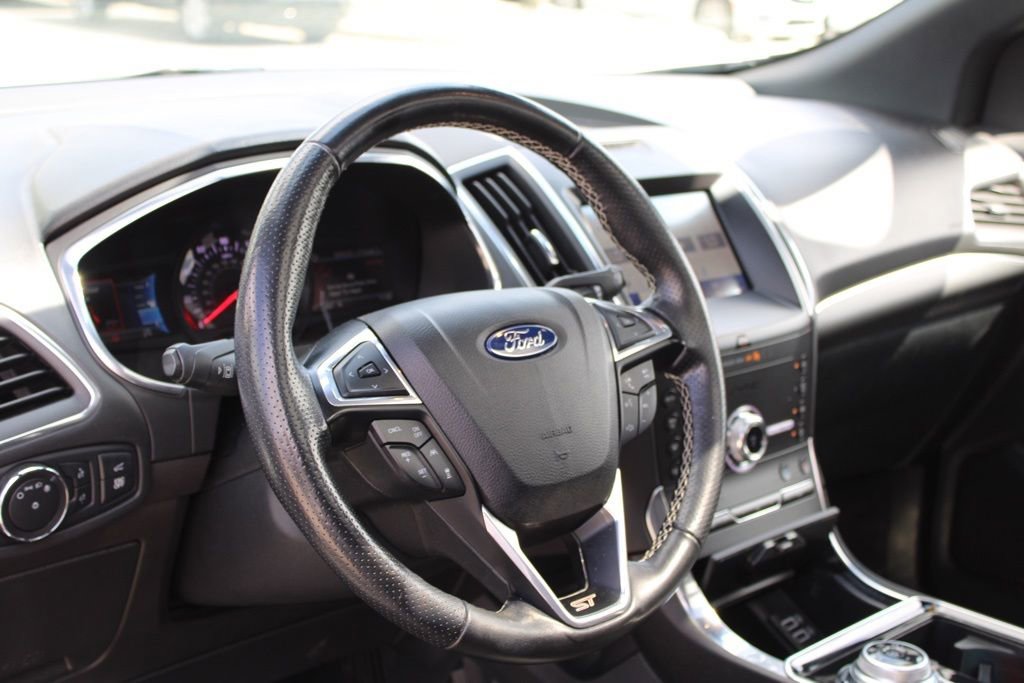 Used 2020 Ford Edge ST w/ Equipment Group 401A AWD/4WD image 19