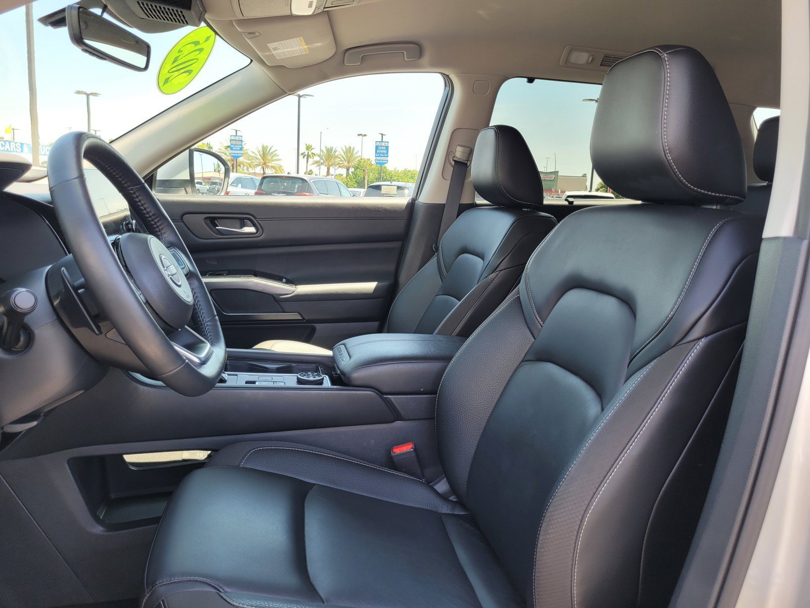 Used 2025 Nissan Pathfinder SL AWD/4WD image 11
