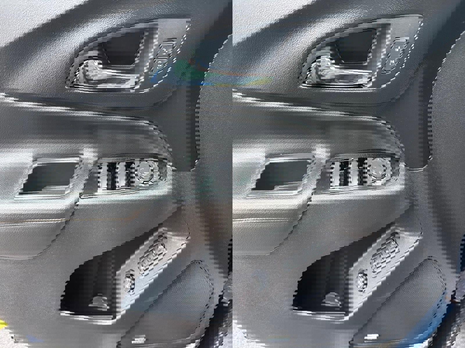 Used 2022 Chevrolet Equinox Premier image 15