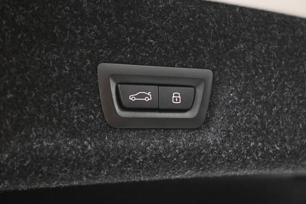 Used 2026 BMW 330i xDrive Sedan w/ M Sport Package image 38