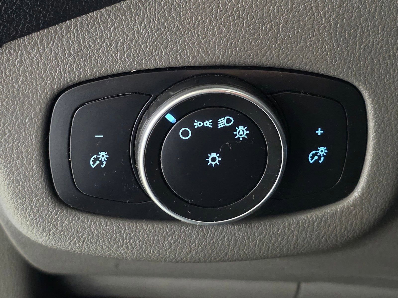 Used 2020 Ford Transit Connect XL image 36