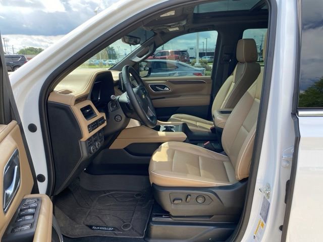 Used 2023 Chevrolet Tahoe Premier w/ Premium Package AWD/4WD image 13
