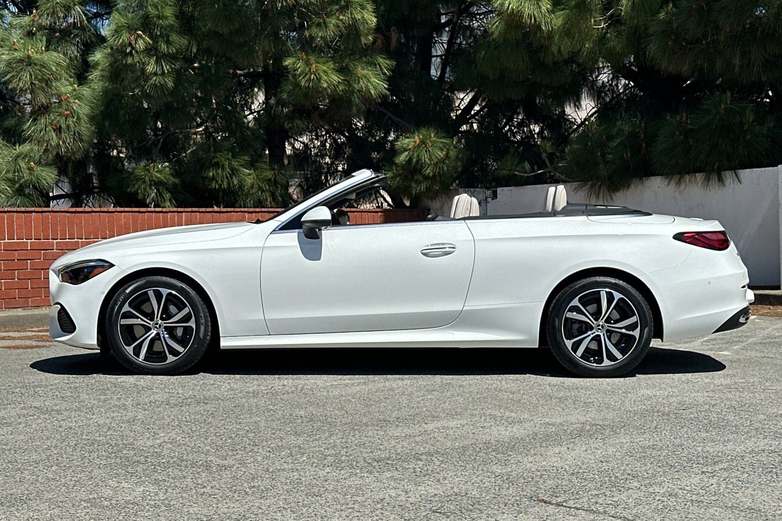 New 2026 Mercedes-Benz CLE 300 4MATIC Cabriolet image 7