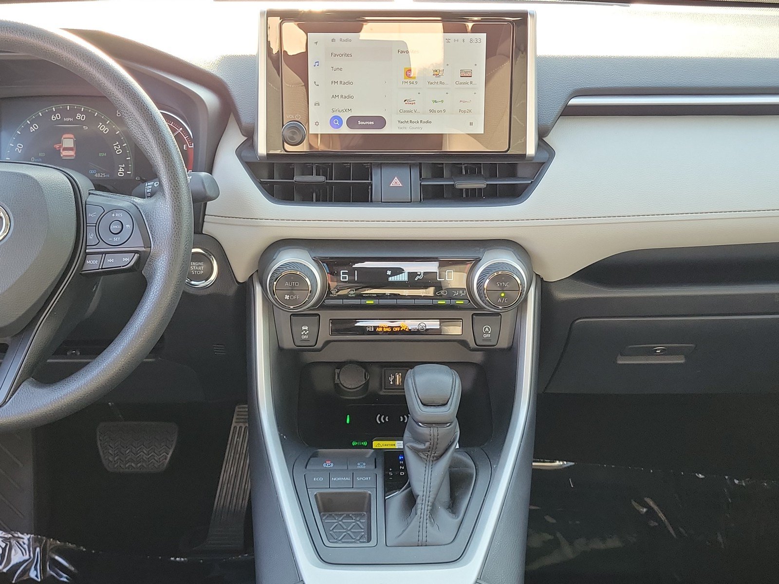 Used 2025 Toyota RAV4 XLE w/ Convenience Package FWD image 30