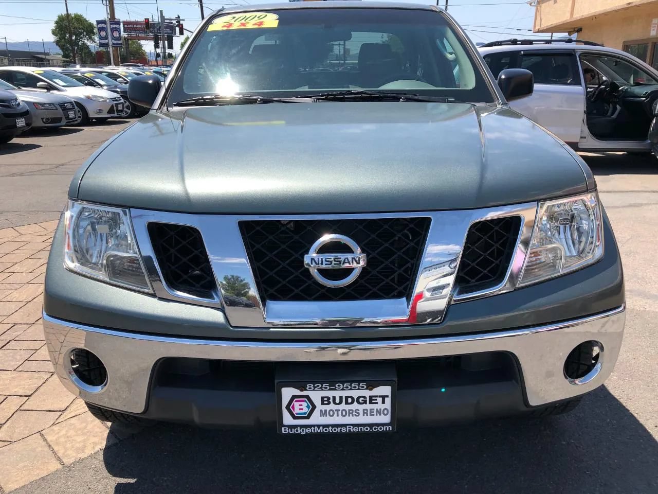 Used 2009 Nissan Frontier SE w/ SE Value Truck Pkg AWD/4WD image 7