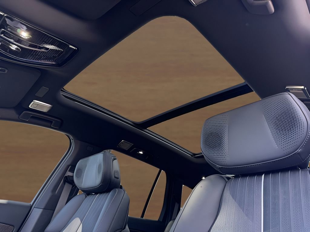 New 2026 Cadillac Vistiq Luxury AWD/4WD image 13