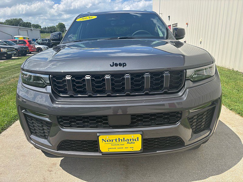 New 2026 Jeep Grand Cherokee L 4WD image 8