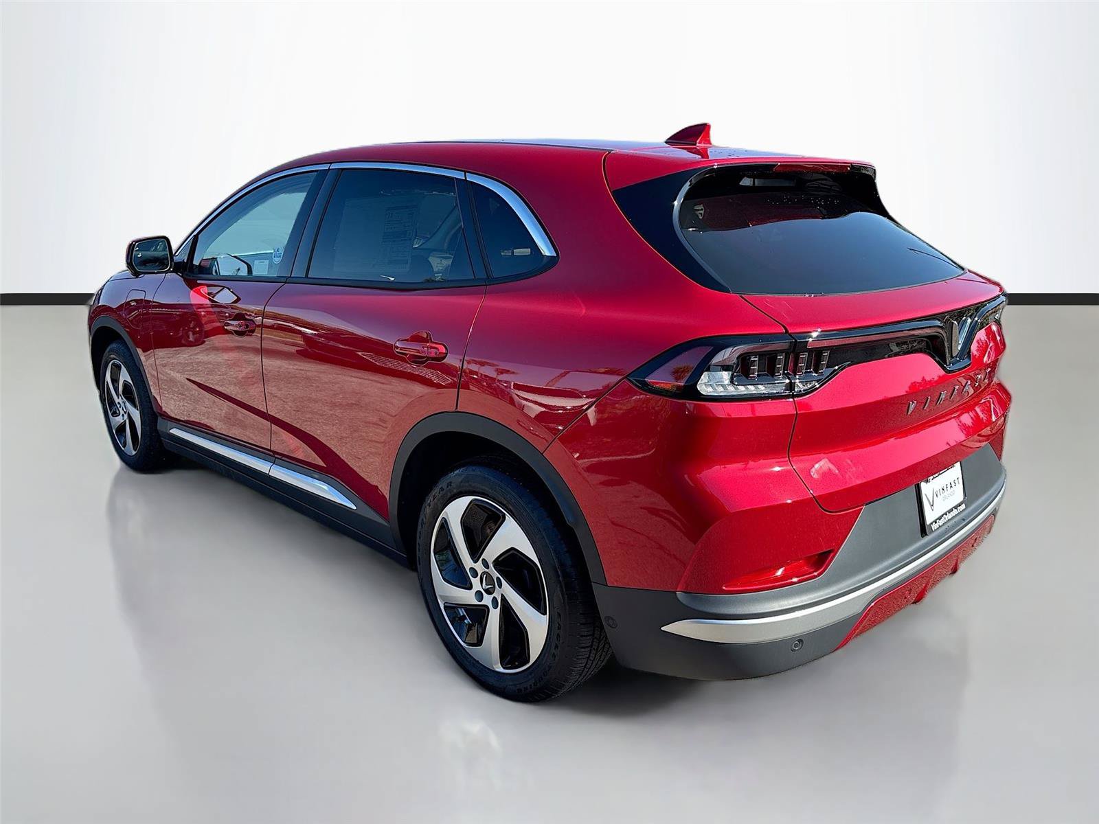 New 2025 VinFast VF 8 Eco AWD/4WD image 5