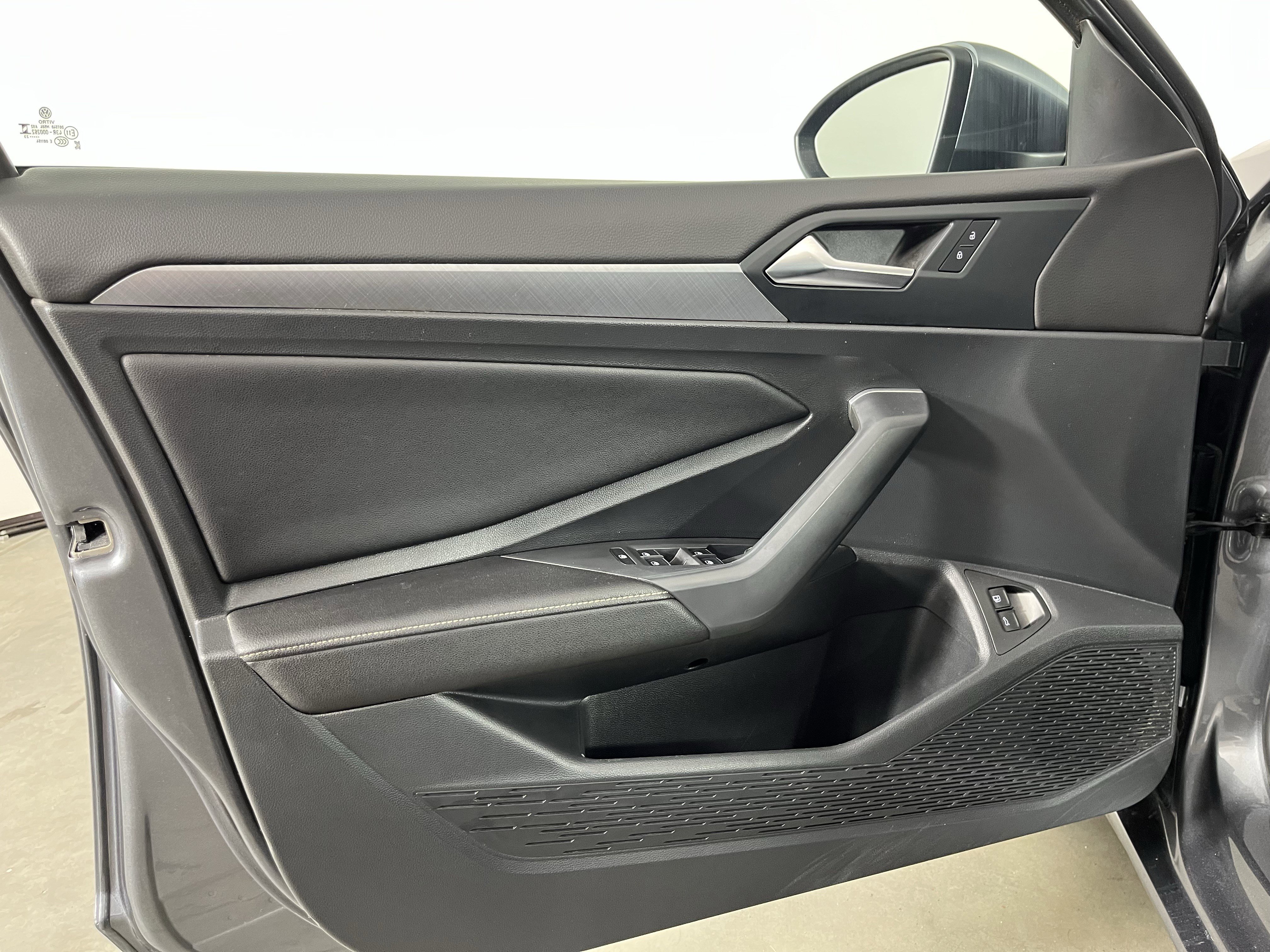 Certified 2023 Volkswagen Jetta SE image 17