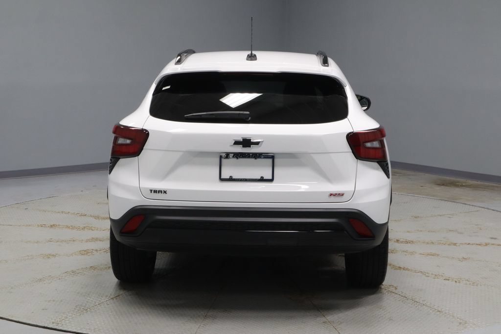 Used 2025 Chevrolet Trax RS w/ Driver Confidence Package FWD image 9