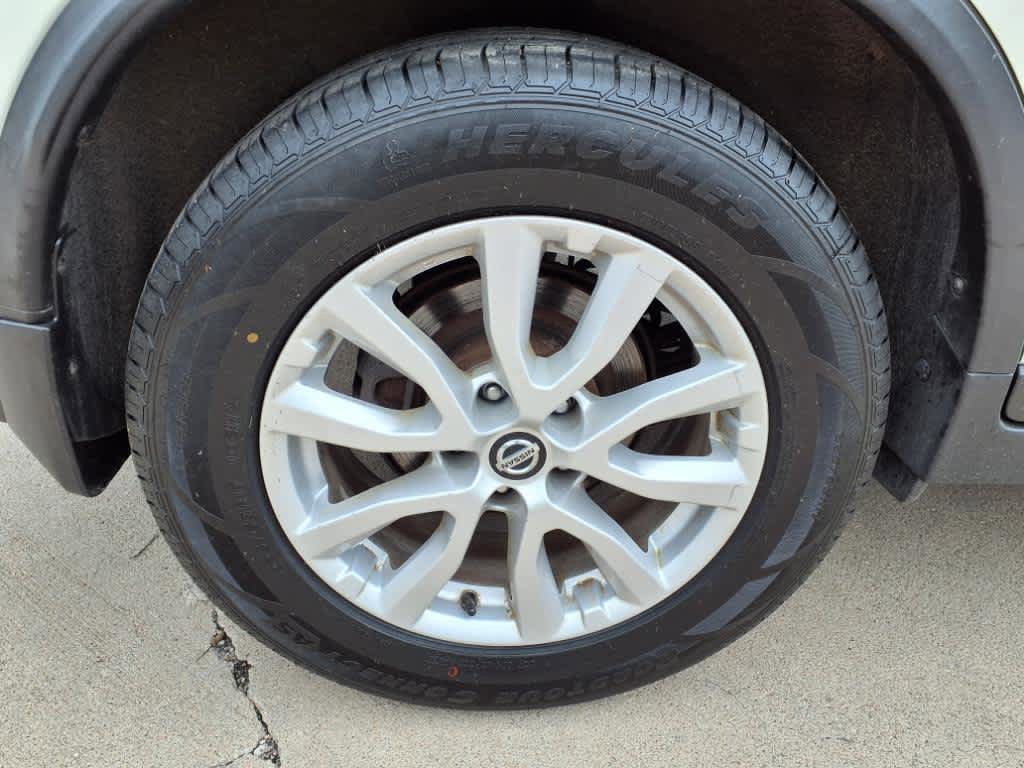 Used 2018 Nissan Rogue SV AWD/4WD image 8