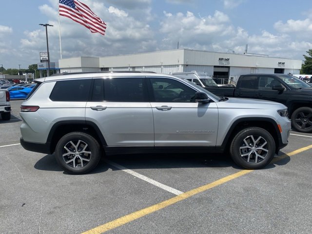New 2025 Jeep Grand Cherokee L Limited image 9