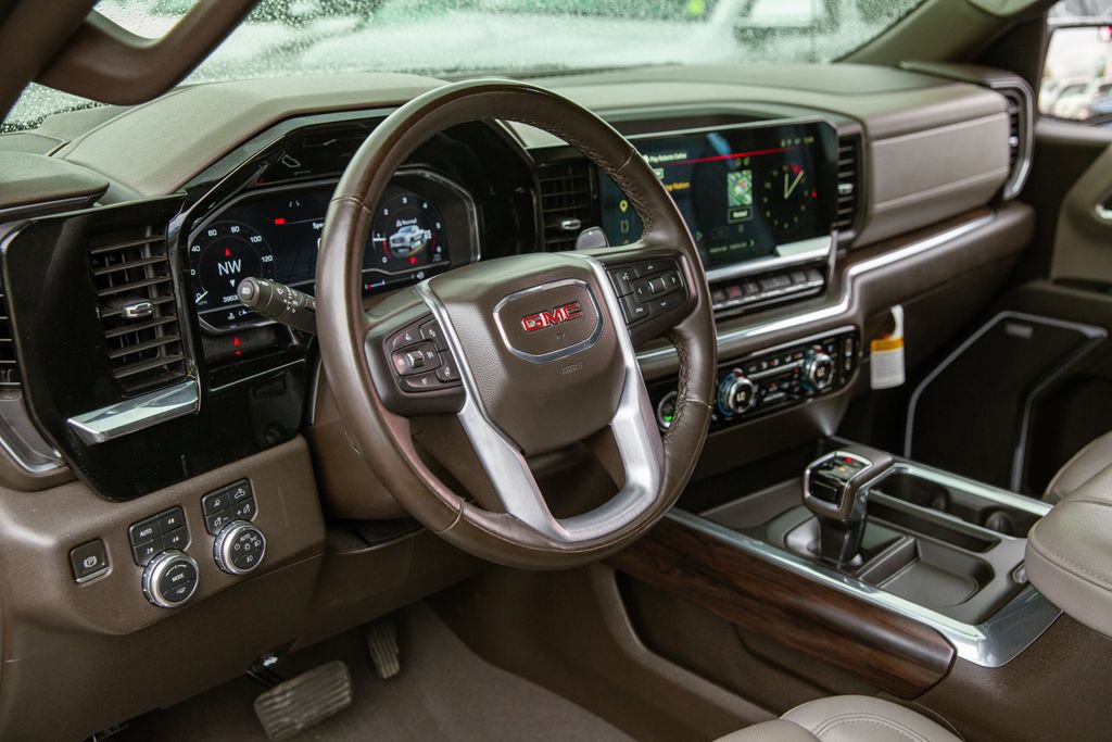 Used 2023 GMC Sierra 1500 SLT w/ SLT Premium Package AWD/4WD image 10