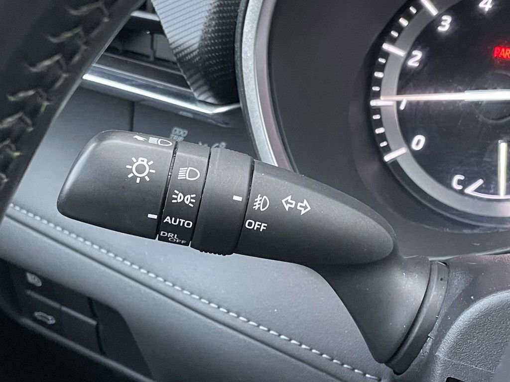 Used 2021 Toyota Highlander XSE image 12