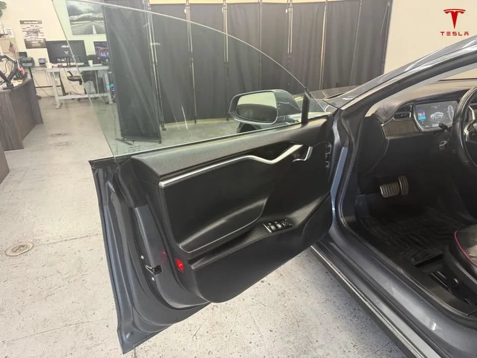 Used 2013 Tesla Model S Performance RWD image 11