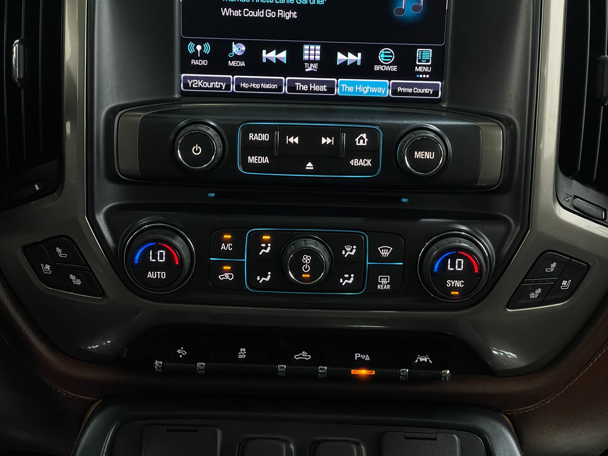 Used 2016 Chevrolet Silverado 1500 High Country w/ High Country Premium Package AWD/4WD image 25