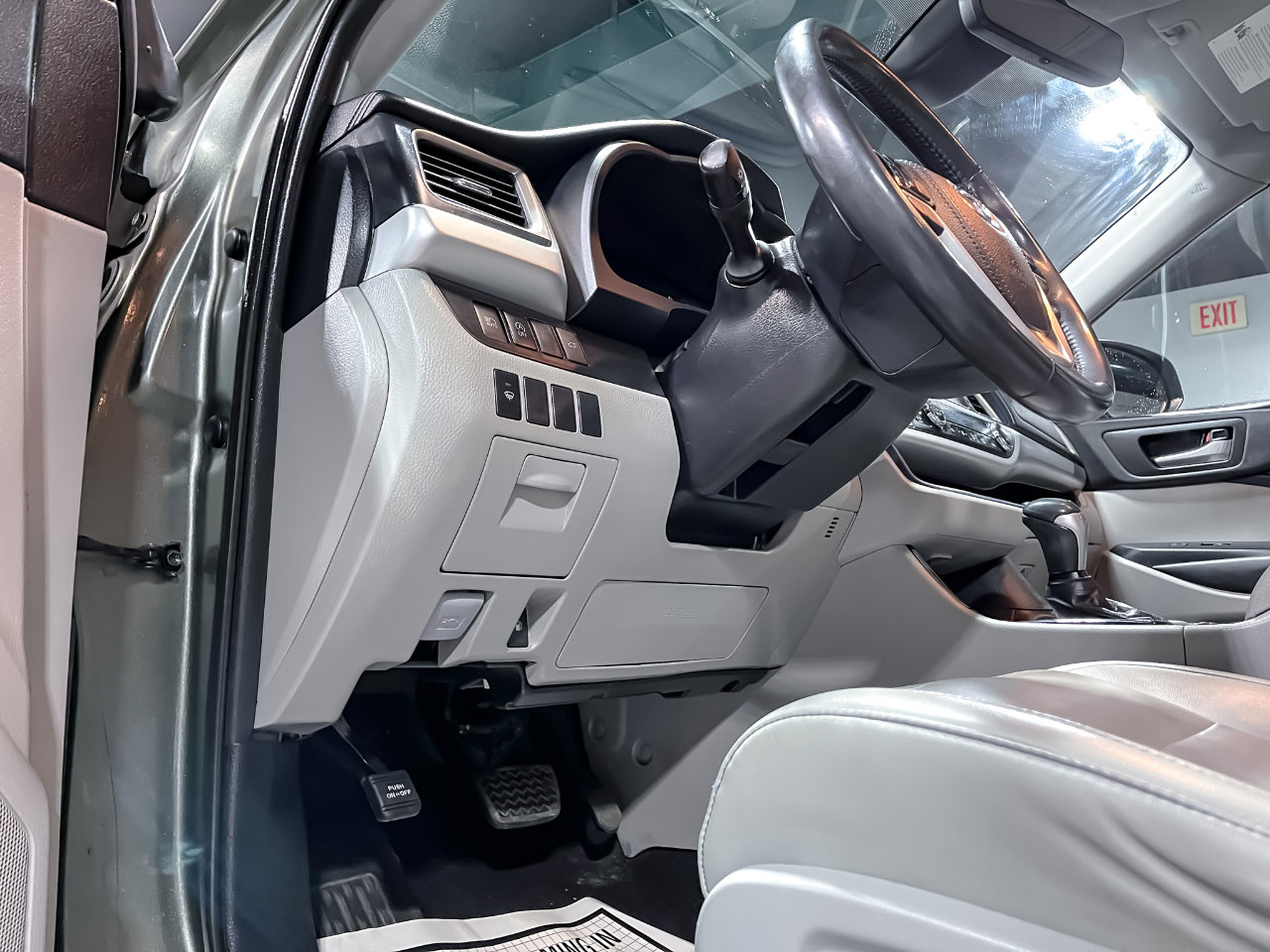 Used 2019 Toyota Highlander XLE image 15