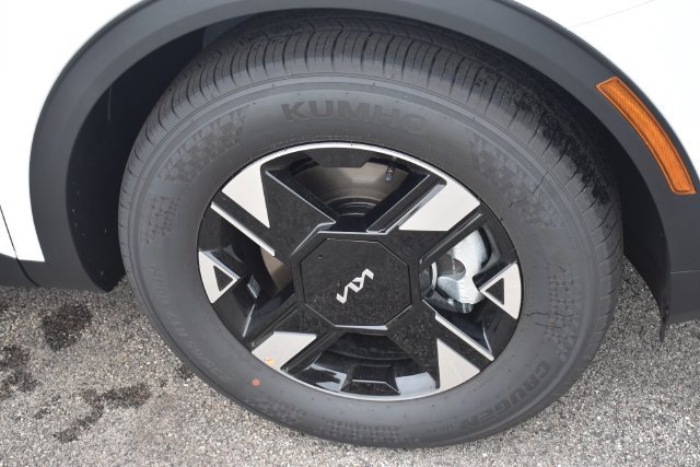 New 2026 Kia Sportage LX w/ LX Convenience Package FWD image 12