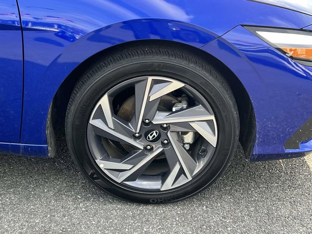 Certified 2025 Hyundai Elantra Sport image 8