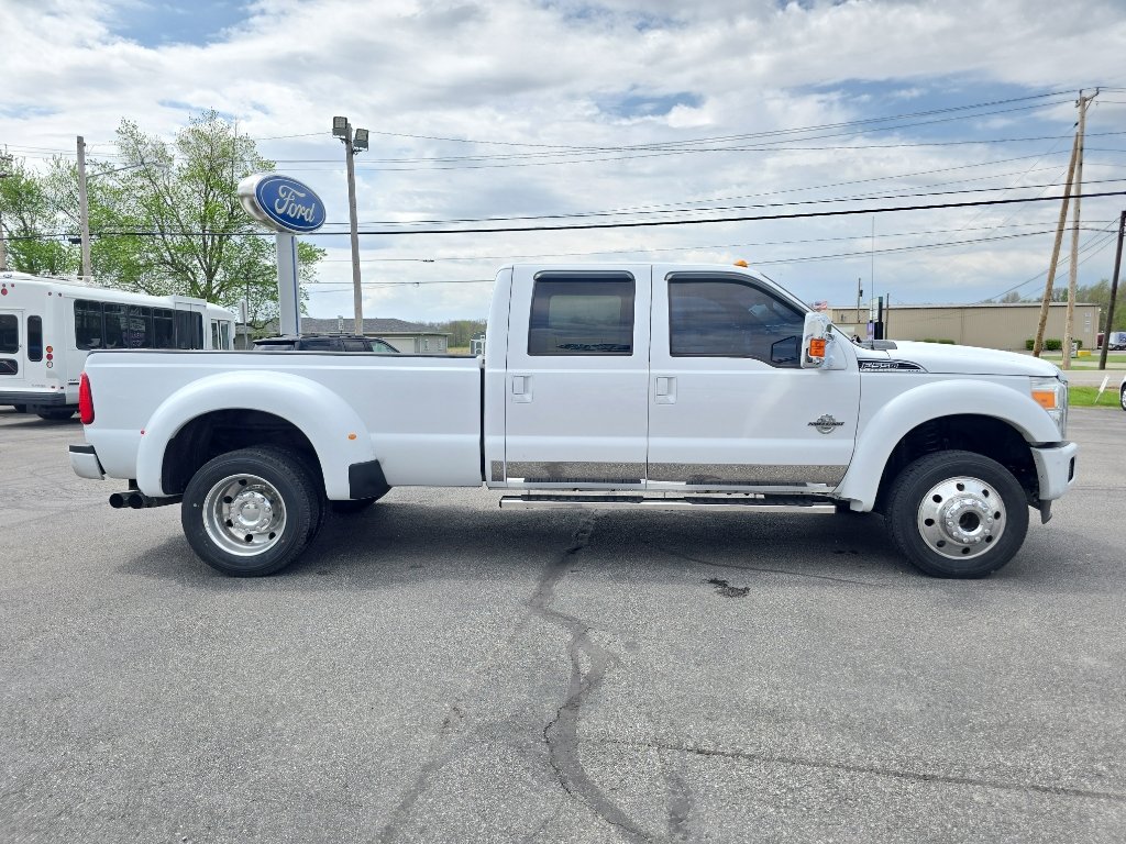 Used 2014 Ford F550 4x4 Crew Cab Super Duty w/ Lariat Interior Package image 2