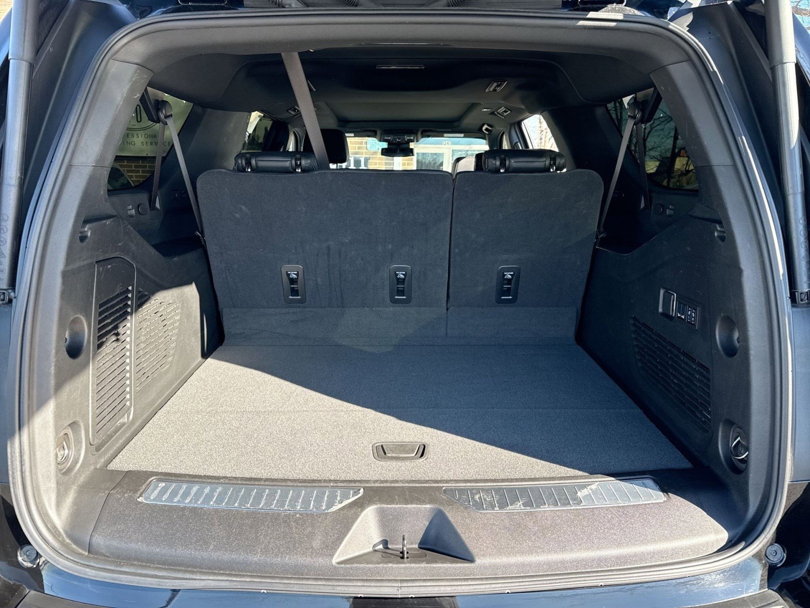 Used 2025 Chevrolet Suburban RST w/ RST Capability Package image 28