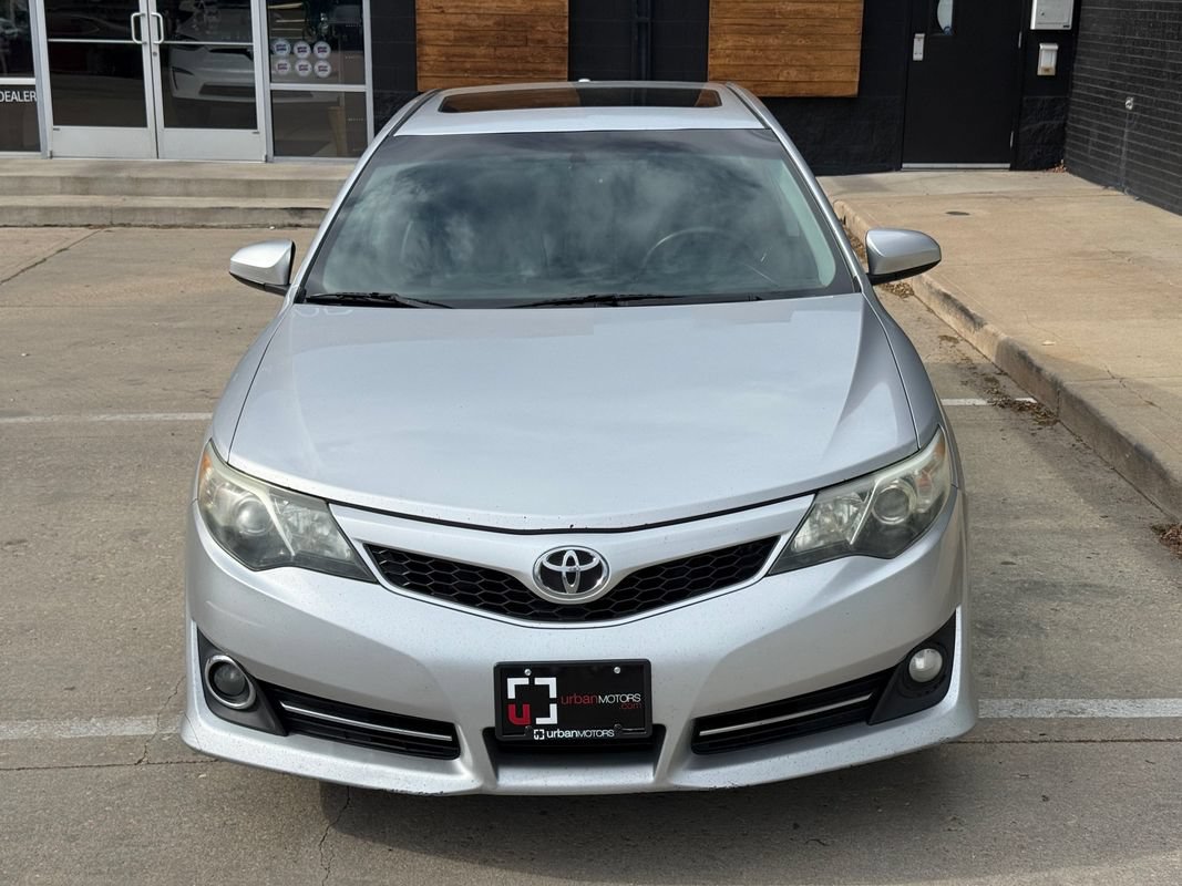 Used 2013 Toyota Camry SE w/ Leather Pkg FWD image 8