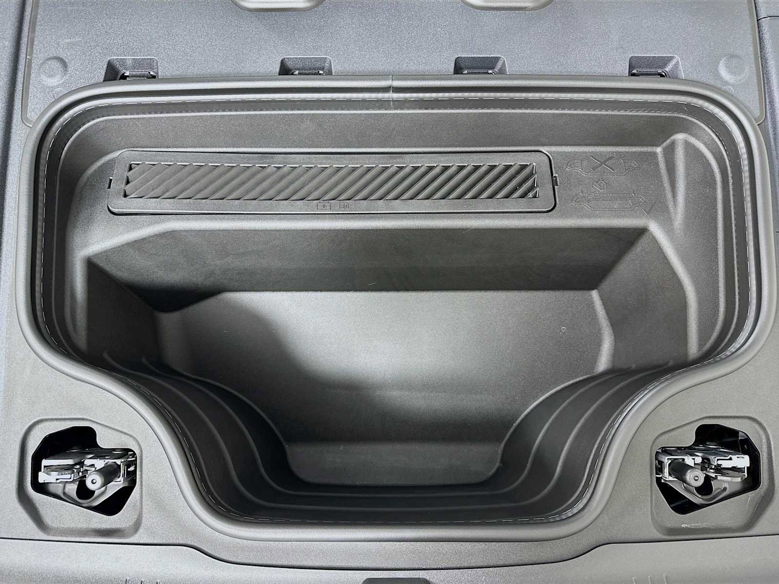 New 2025 Audi A6 e-tron Premium Plus image 28