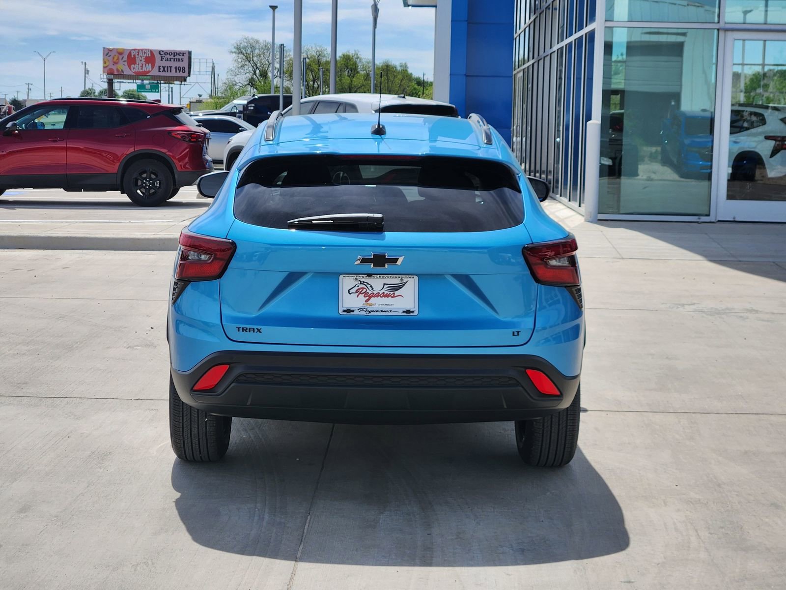 New 2026 Chevrolet Trax LT w/ Driver Confidence Package FWD image 8