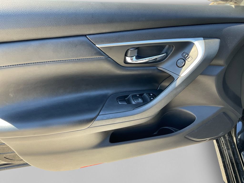 Used 2017 Nissan Altima 3.5 SL w/ 3.5SL Technology Package image 14