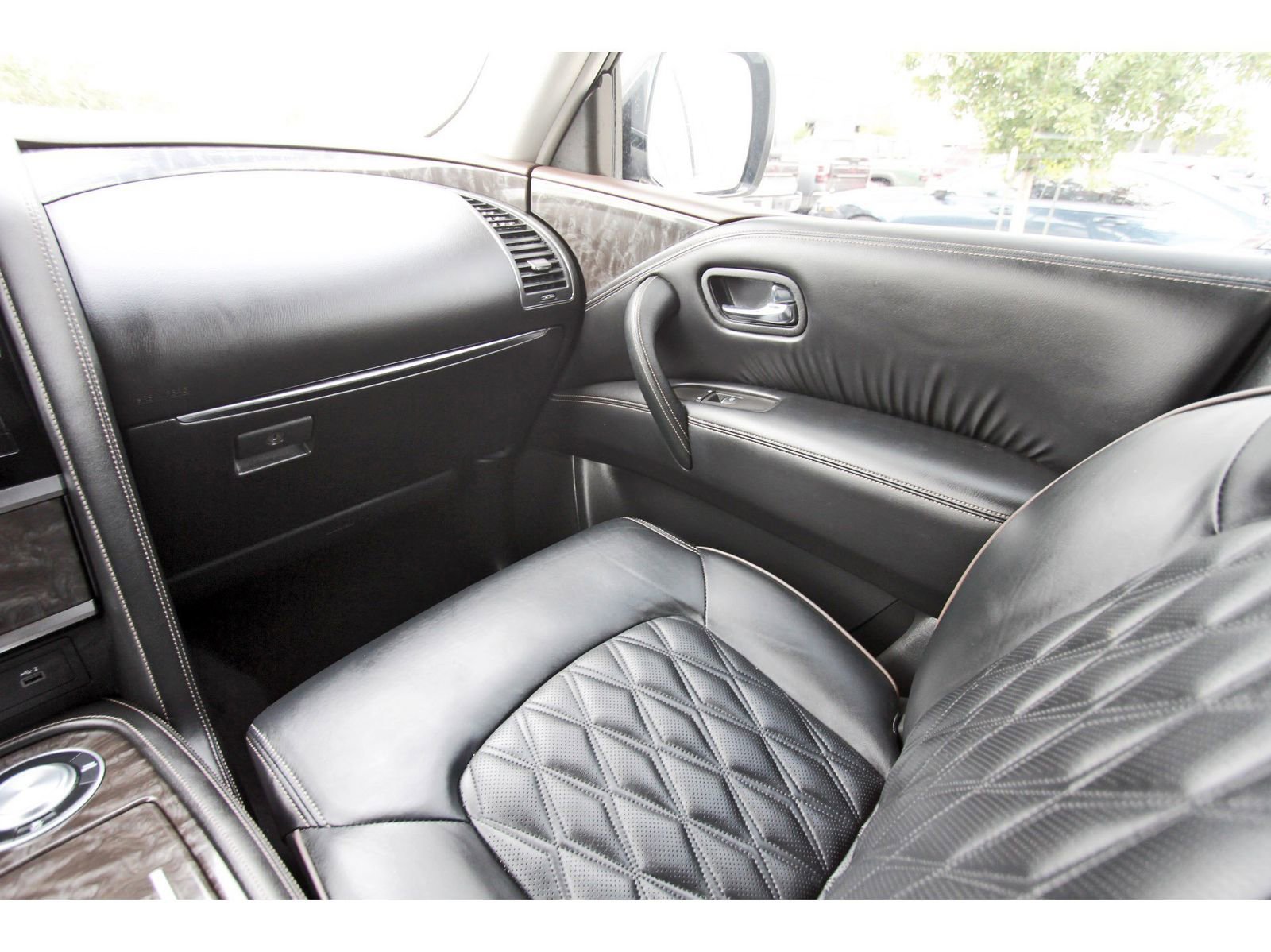 Used 2022 Nissan Armada Platinum w/ Captain's Chairs Package RWD image 13