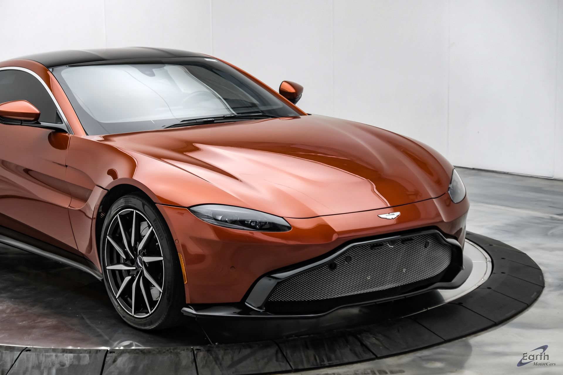 Used 2019 Aston Martin V8 Vantage Coupe RWD image 32