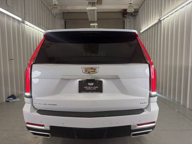 Certified 2026 Cadillac Escalade Luxury w/ LPO, Floor Liner Package RWD image 6