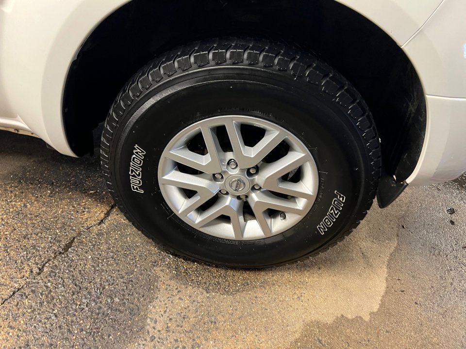 Used 2016 Nissan Frontier SV image 29