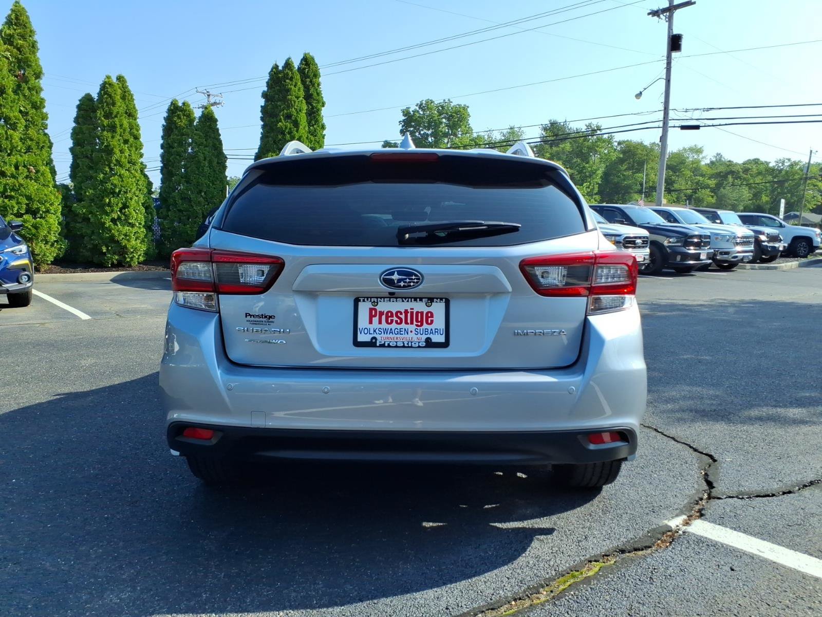 Certified 2022 Subaru Impreza 2.0i Limited AWD/4WD image 3