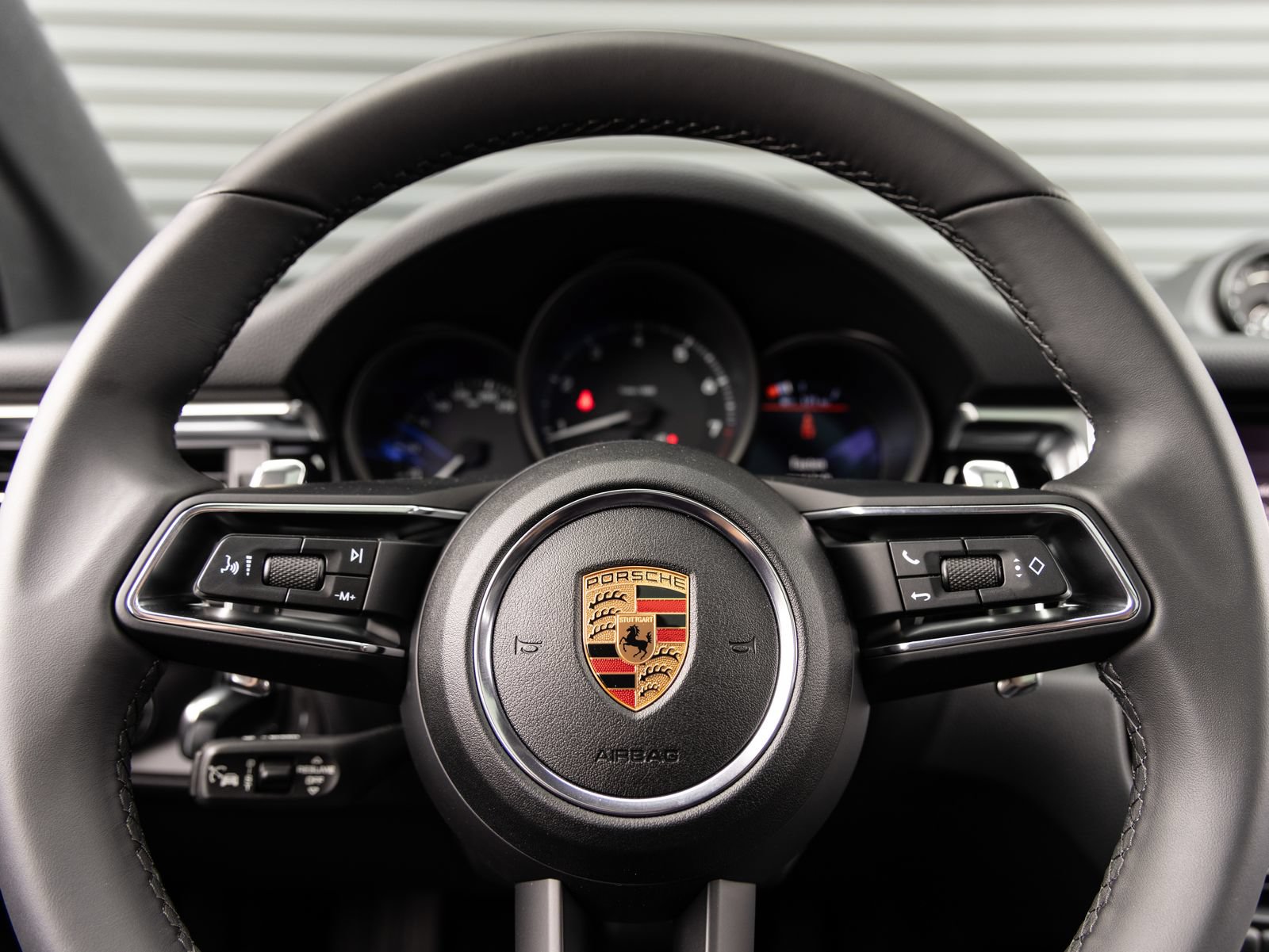 Certified 2026 Porsche Macan AWD/4WD image 14