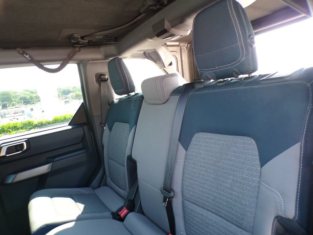 Used 2022 Ford Bronco Outer Banks AWD/4WD image 16