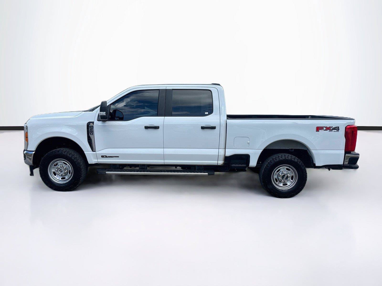 Used 2023 Ford F250 XL w/ FX4 Off-Road Package AWD/4WD image 4