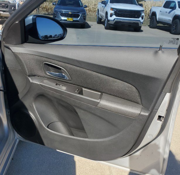 Used 2016 Chevrolet Cruze LT image 15